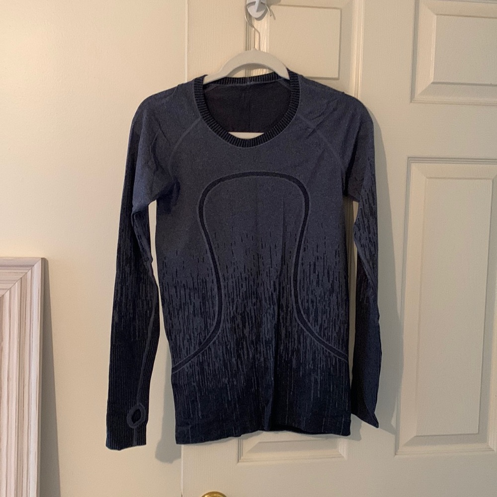 Lululemon top